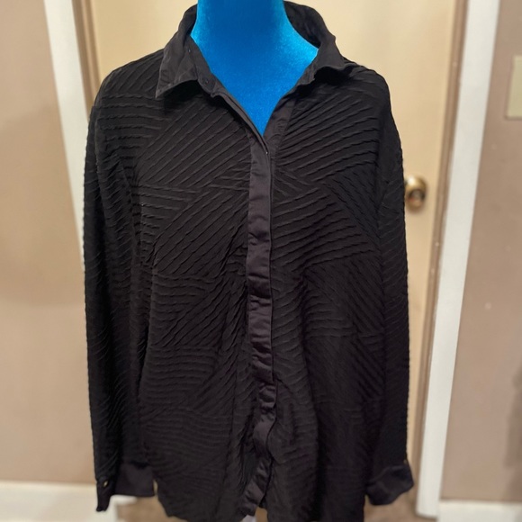 Chicos black blouse front button 90% polyester Chicos size 3 - Picture 7 of 9